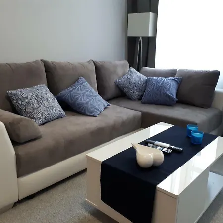 Apartament Mare Centrum * グディニャ